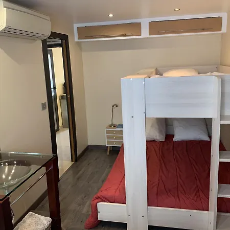 Les Pieds Dans L'eau ! *