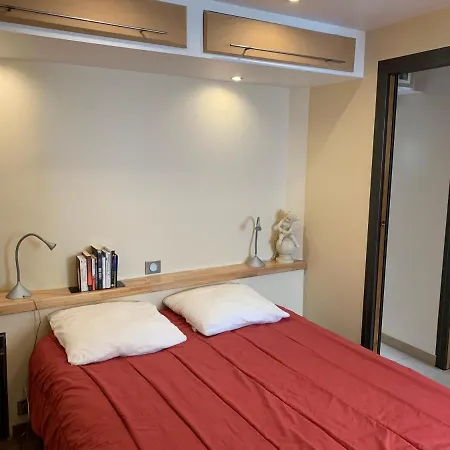 Les Pieds Dans L'eau ! *