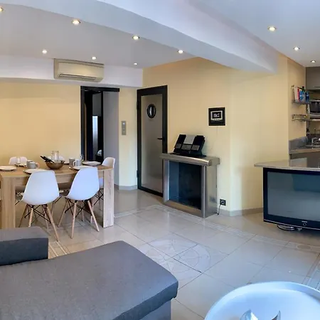 Les Pieds Dans L'eau ! Daire *